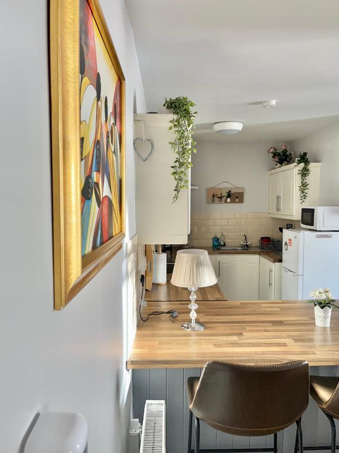 Trinity Apartments Four 1-Bedroom Apts Waterford City Centre Екстер'єр фото