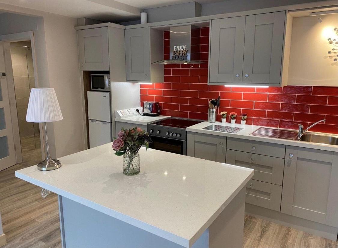Trinity Apartments Four 1-Bedroom Apts Waterford City Centre Екстер'єр фото